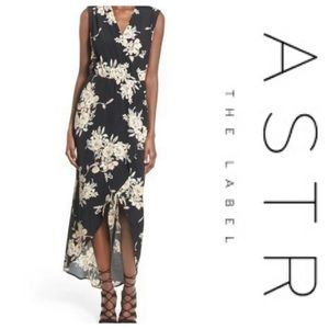 ASTR BLACK FLORAL MAXI DRESS MEDIUM